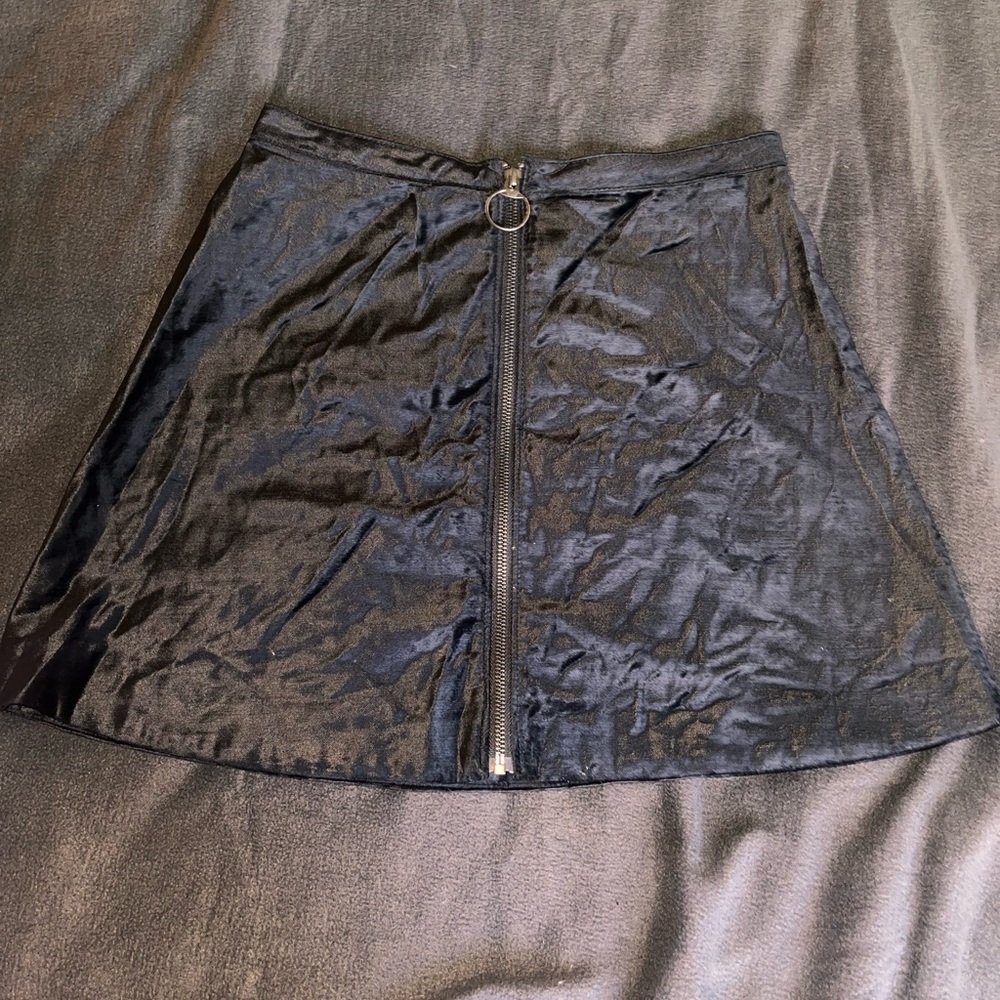 NWOT Free People Front Zip A Line black velvet like mini skirt. Size 6